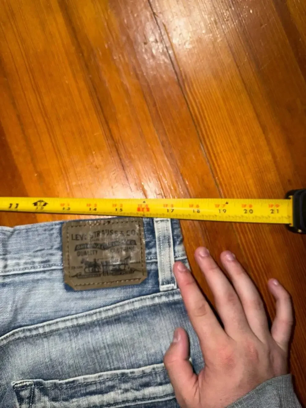 Levis levi 569